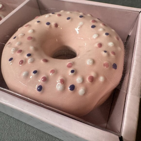 Cupcakes and Cashmere Donuts Heart Shaped‎ Set Valentine’s Day Ceramic Decor NWT - Picture 2 of 15